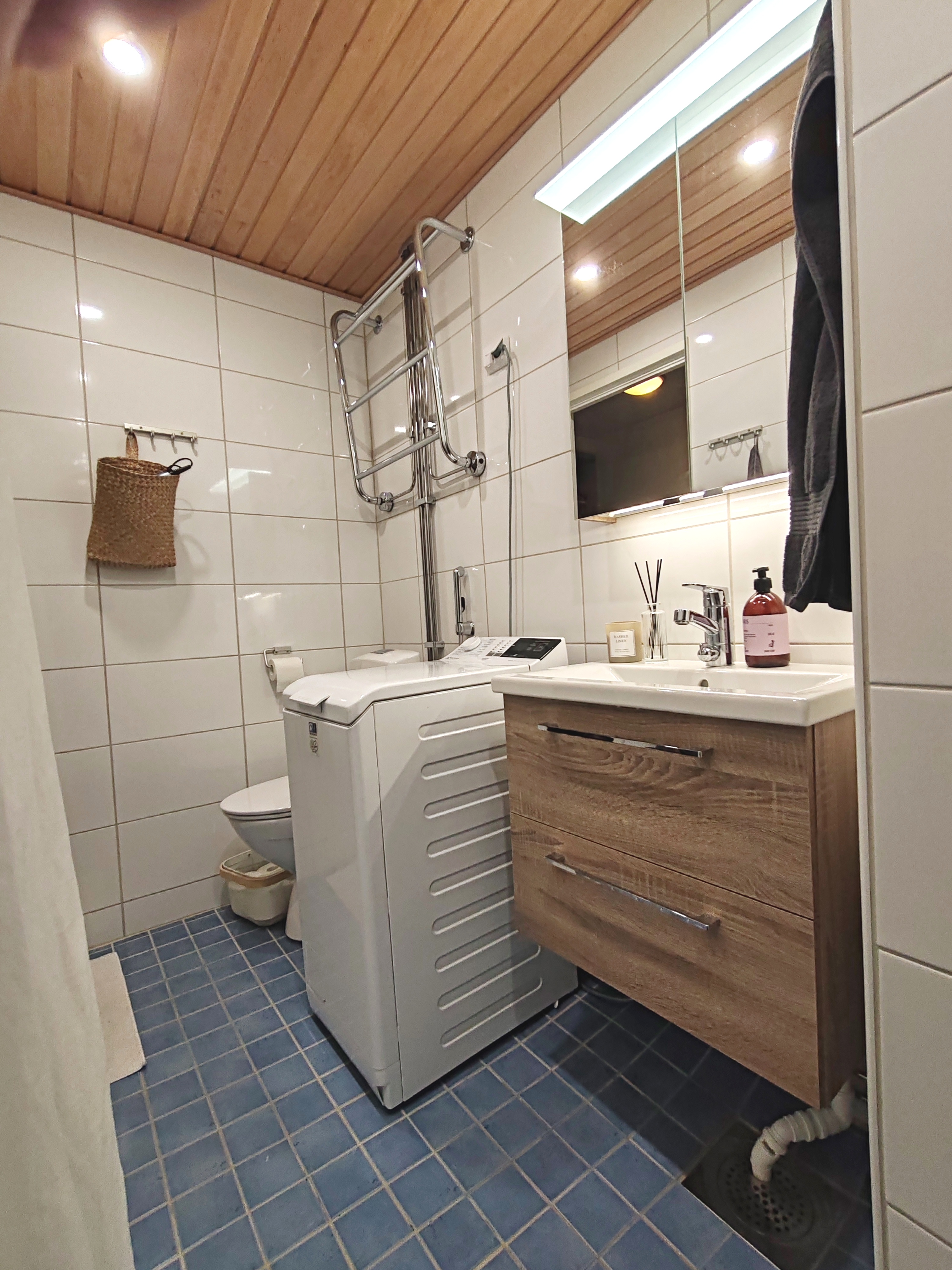 <span  class="uc_style_uc_tiles_grid_image_elementor_uc_items_attribute_title" style="color:#ffffff;">IMG_20250125_141038_edit_244164838316336</span>